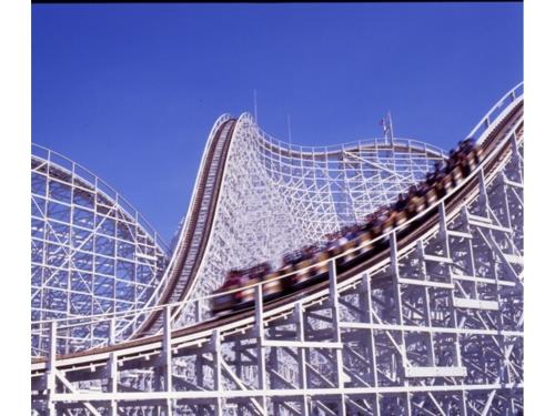 a roller coaster in front of a building at Kuwana Park Hotel - Vacation STAY 66854v in Kuwana