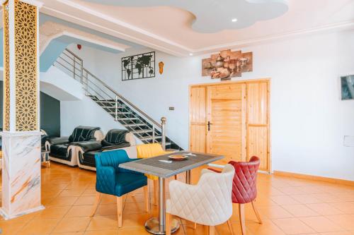 Ruang duduk di auberge Lacasa latifa vue sure mere moulay bousselham