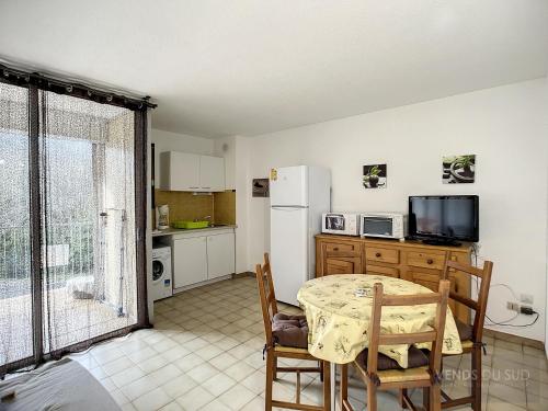 Appartement F2 avec Terrasse, Wifi et Proximité Thermes à Lamalou-les-Bains - FR-1-451-118