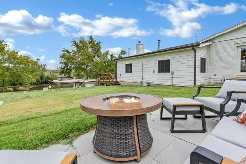 Gallery image of Pool Table, Fireplace, Patio, Office in Tulsa