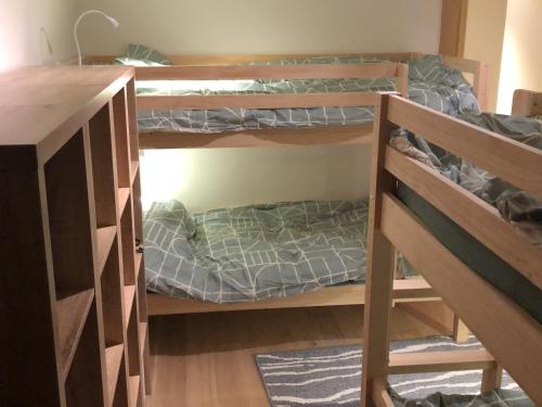 Двухъярусная кровать или двухъярусные кровати в номере Appartement Les Arcs 1600, 4 pièces, 8 personnes - FR-1-461A-26