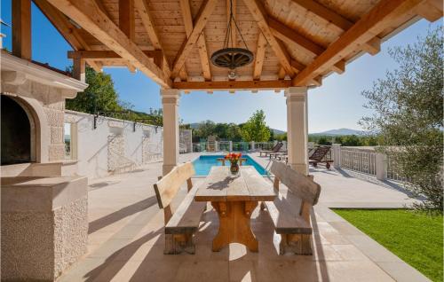 Πισίνα στο ή κοντά στο Awesome Home In Cista Provo