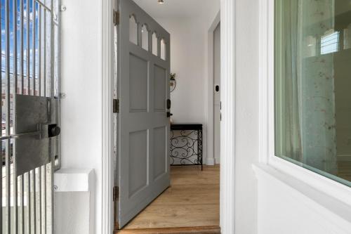 Gambar di galeri bagi Modern 2Bed 2Bath w/ parking in Excelsior District di San Francisco