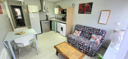 Η κουζίνα ή μικρή κουζίνα στο Résidences Les Sansonnets "Appartements & Studios"