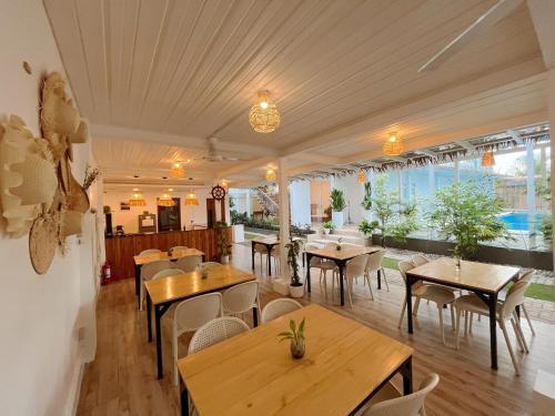 Restaurace v ubytování Anlio Resort