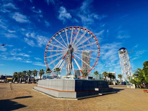 Φωτογραφία από το άλμπουμ του View studio 50 meters from the sea, Porta Batumi Tower στο Μπατούμι