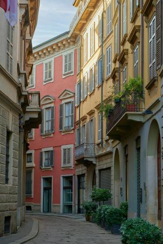 Crossing Manzoni photo 31