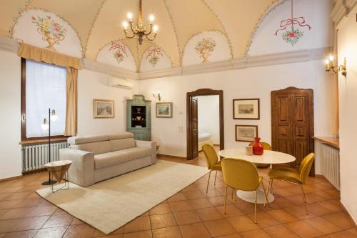Foto Verincanto Suite In old Verona Downtown 1