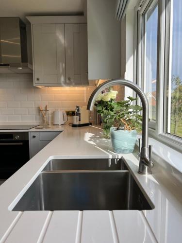 Köök või kööginurk majutusasutuses Dell View - Charming & Cosy