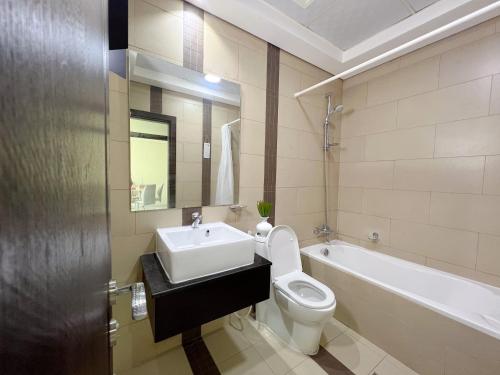 Koupelna v ubytování Luxury One Bedroom Apartment - Fully Furnished in Dubai Marina