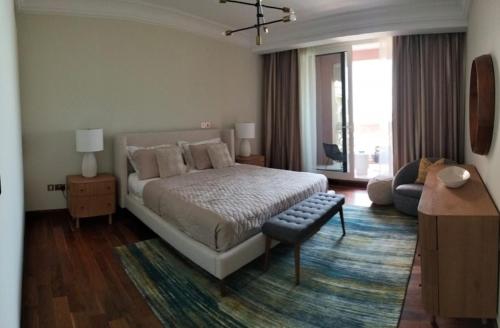 Postel nebo postele na pokoji v ubytování Pine - Beautiful Apartment With View of Palm Jumeirah