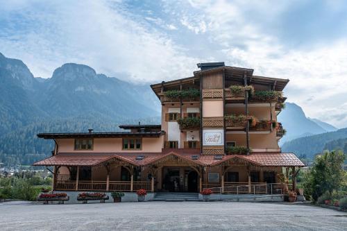 Foto sihtkohas Monclassico asuva majutusasutuse Hotel Job galeriist