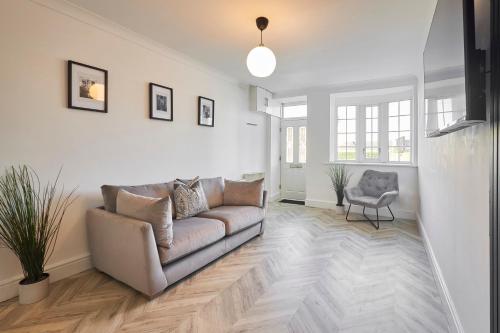 Host & Stay - Spring Cottage