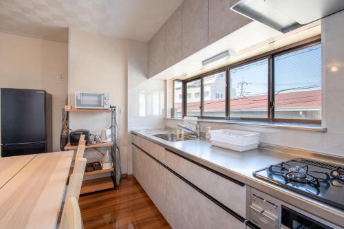 -Hirai- 10 minutes' walk from Hirai Station Direct service to Shinjuku and Akihabara 平井戸建
