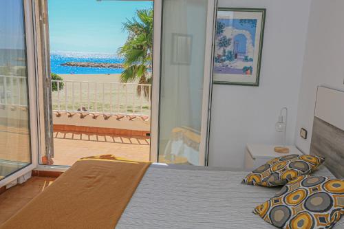 LITORAL COSTA DORADA - VILLA LAURA II Only families