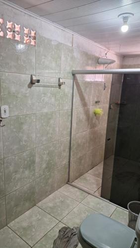 Kupatilo u objektu Casa em Arembepe Bahia