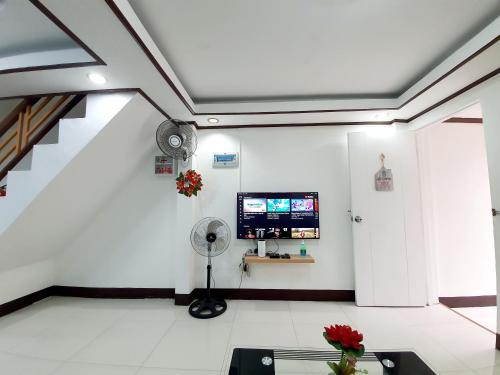 Φωτογραφία από το άλμπουμ του Calapan Transient House Acacia L35 σε Calapan