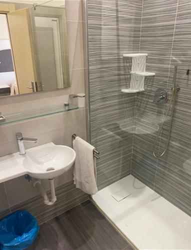 Ένα μπάνιο στο Hotel Roma