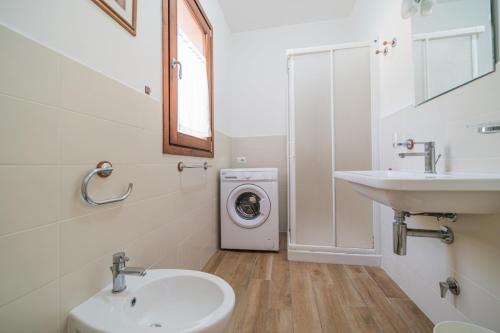 A bathroom at Casa al Mare