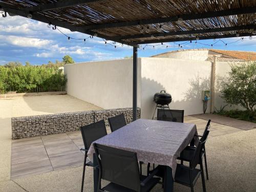 Maison accueillante à Saintes-Maries-de-la-Mer avec jardin clos