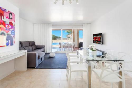 Lujoso y Equipado Apartamento en Playa del Arenal