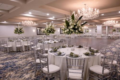Εστιατόριο ή άλλο μέρος για φαγητό στο DoubleTree by Hilton Tinton Falls-Eatontown