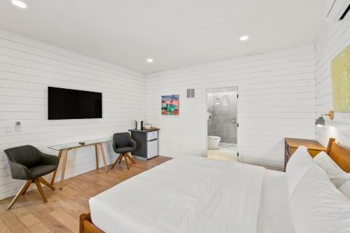 Fotografie z fotogalerie ubytování Boutique Room steps from Downtown Mall Rose Jean Room 1 v destinaci Charlottesville