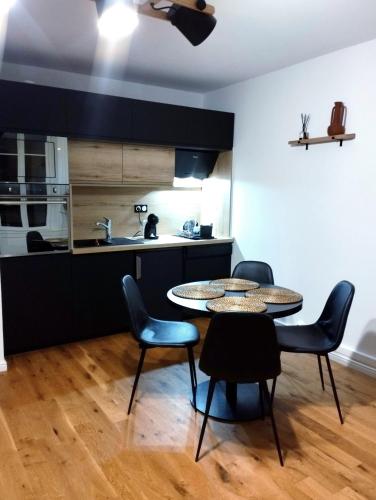 Photo de la galerie de l'établissement Appartement hyper centre, à La Rochelle