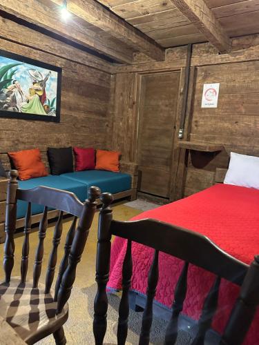 Ein Sitzbereich in der Unterkunft Cabañas Del Valle