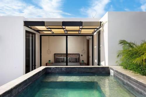 Rooftop w/private pool. Close to beach/town. 60MB