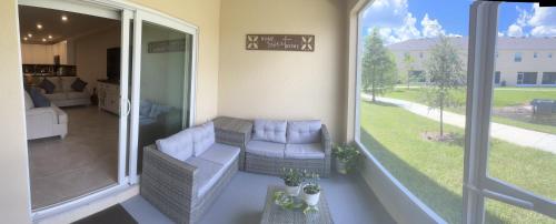 Luxurious Farm Style House photo 11