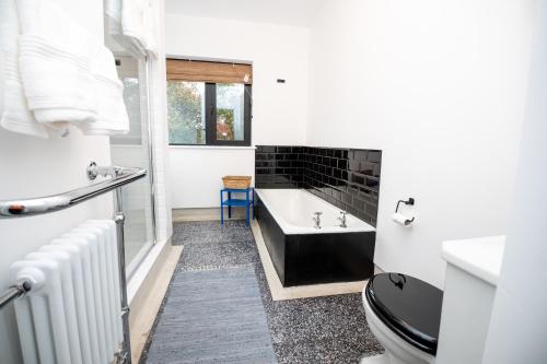 Kuchyň nebo kuchyňský kout v ubytování Lakehouse Inchiquin
