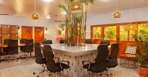 Un lugar para sentarse en the SPACE Jungle Oasis