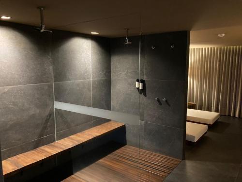Bilik mandi di Hotel Serrano Gramado - Apto Particular 452
