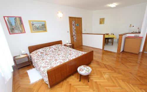 Apartments Mitton
