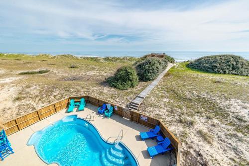 Beyond The White Breakers – Photos 3