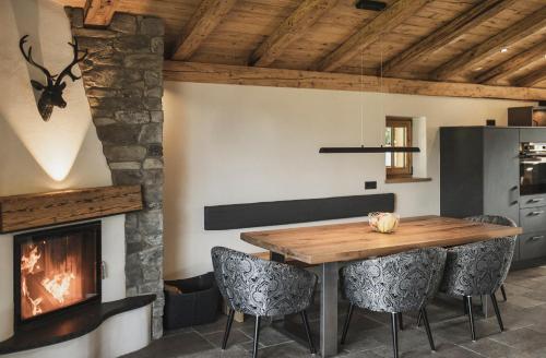Fotografie z fotogalerie ubytování Chalet BERGSUCHT in Ruhpolding Bayern, Traumlage am sonnigen Südhang, kostenlose Parkplätze, schnelles WLAN, ruhige Sackgasse, NETFLIX inklusive v destinaci Ruhpolding
