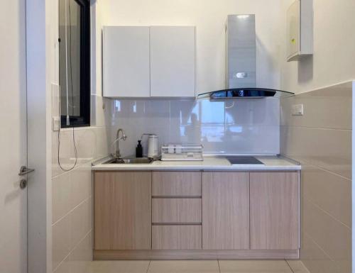 Η κουζίνα ή μικρή κουζίνα στο [NEW]Puchong Pavilion/HighFloor/5pax/modern design