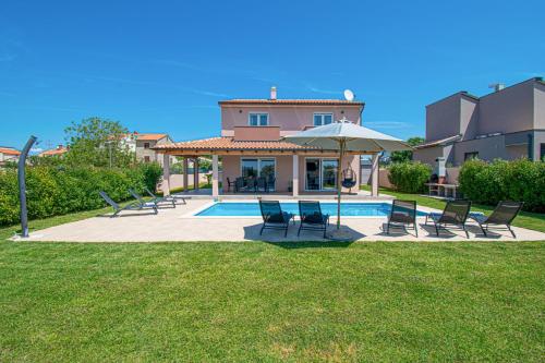 Villa Enjoy mit privatem Pool, by Istrabook