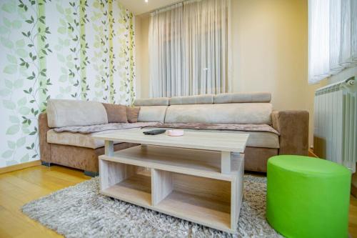 Χώρος καθιστικού στο Luxury Kalman Centar Apartman
