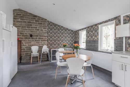 Kuchyň nebo kuchyňský kout v ubytování Marsbäcken Hostel