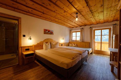 Postel nebo postele na pokoji v ubytování Fleckhof
