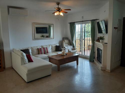 Foto 3 bedroom home with amazing views & outdoor spaces 6