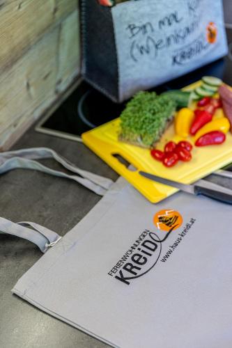 Comida no apartamento ou em algum lugar perto