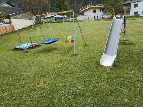 Herní místnost nebo prostor pro děti v ubytování Apart ban Voltas