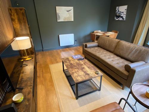 Luxury 2 Bedroom Apartment w/ Free Parking photo 10
