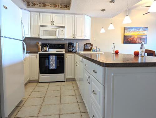 Gallery image of Sea Club Condo #405 in Clearwater Beach