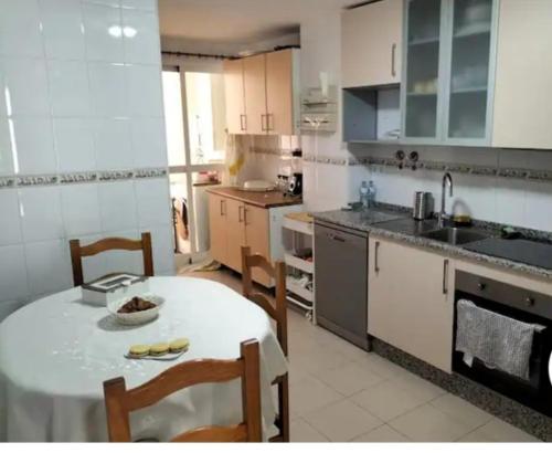 Alquilo Habitaciones con Baño y Cocina Compartida