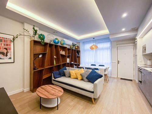 Oasis urbano en el corazón financiero / Castellana