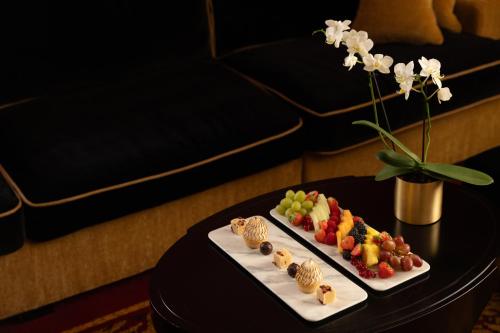 Makanan di atau berdekatan hotel